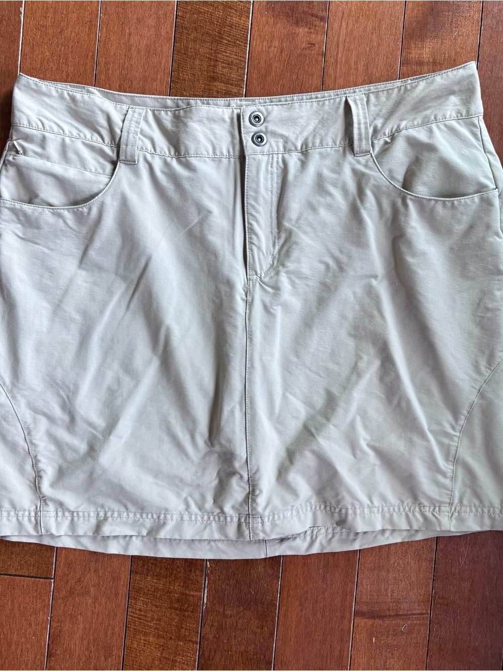 Cabela's Light Cream Skirt Skort with Front Button Detail 14
